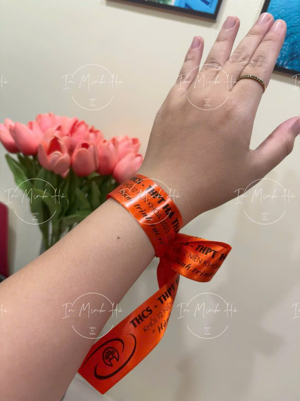 Bí quyết khiến buổi họp lớp nổi bật: chỉ cần 1 chiếc ruy băng cam